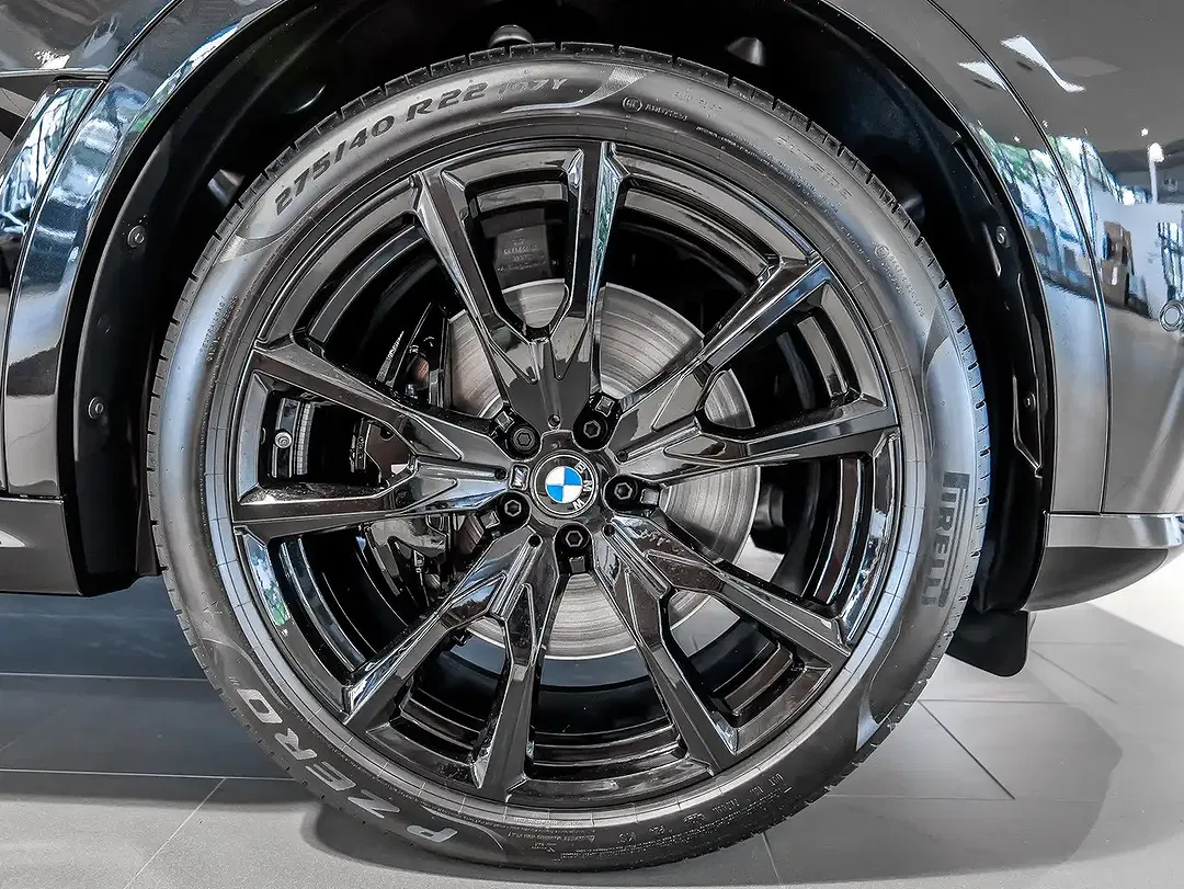 BMW X7 xDrive M Sport Pro - Thumbnail 4