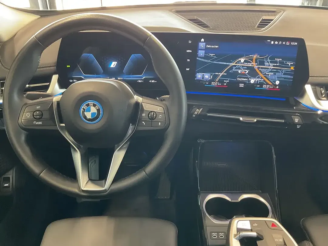BMW iX1 xLine - Thumbnail 10
