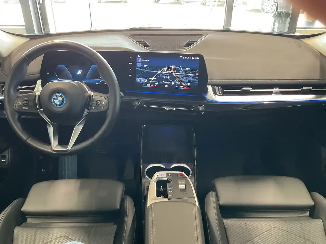 BMW iX1 xLine - Thumbnail 11
