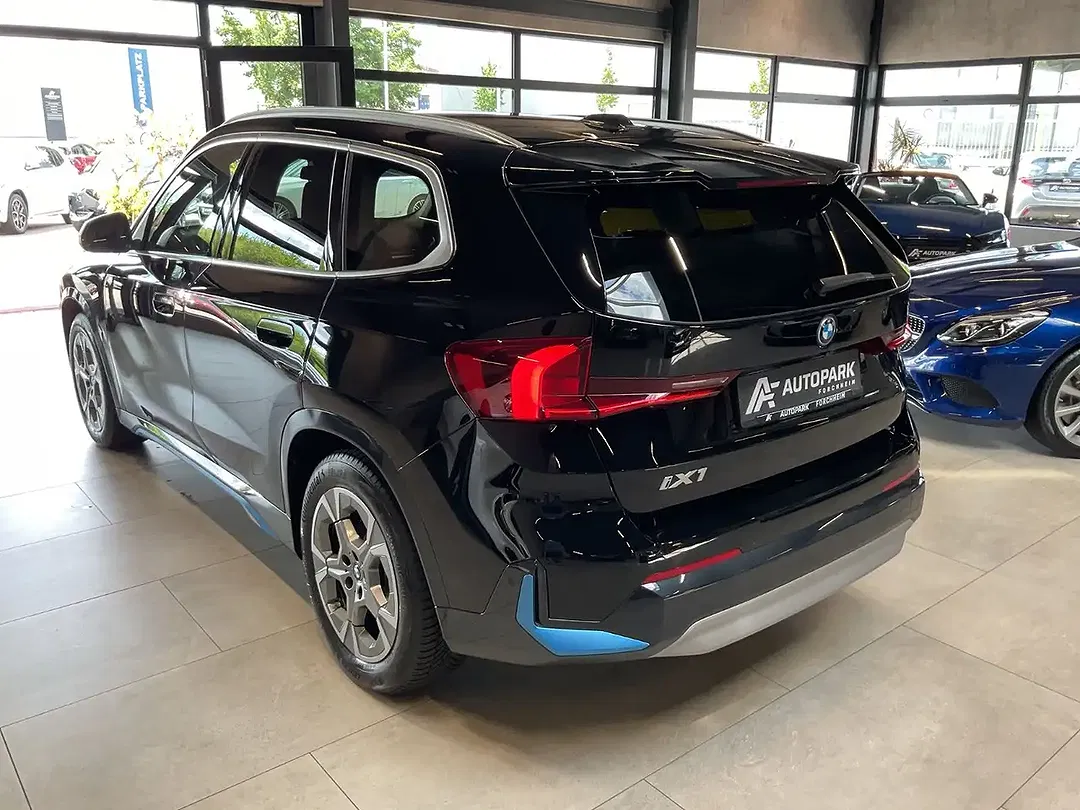 BMW iX1 xLine - Thumbnail 6