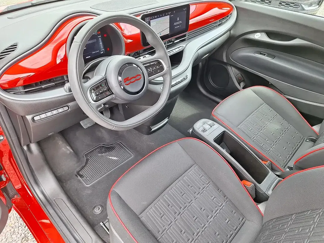 Fiat 500e RED - Thumbnail 11