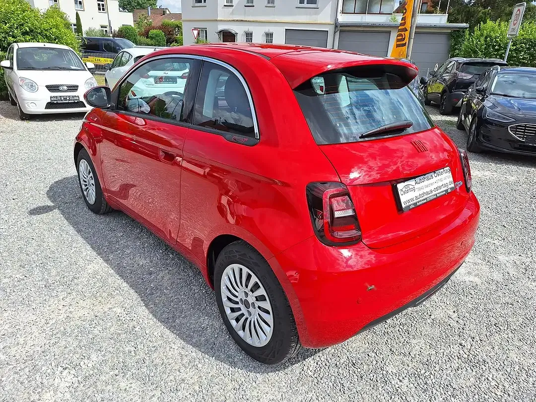 Fiat 500e RED - Thumbnail 9