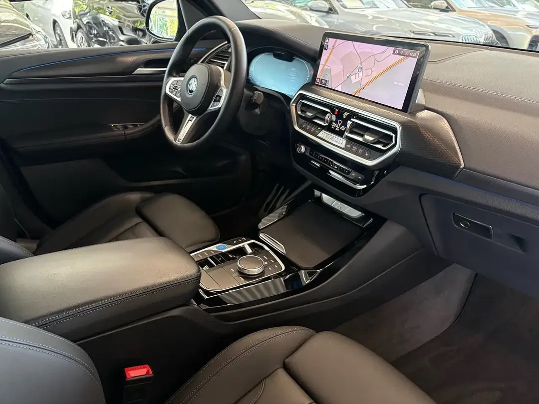 BMW iX3 M Sport - Thumbnail 17
