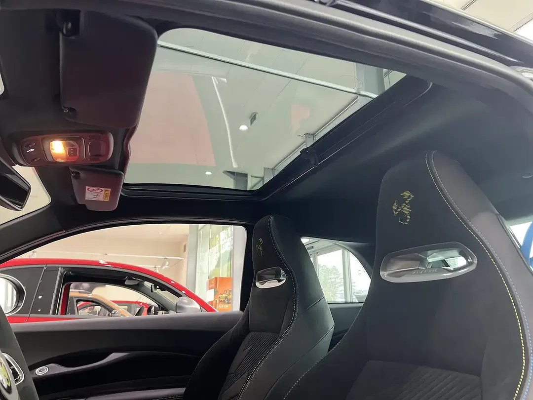 Abarth 500e Turismo - Thumbnail 12