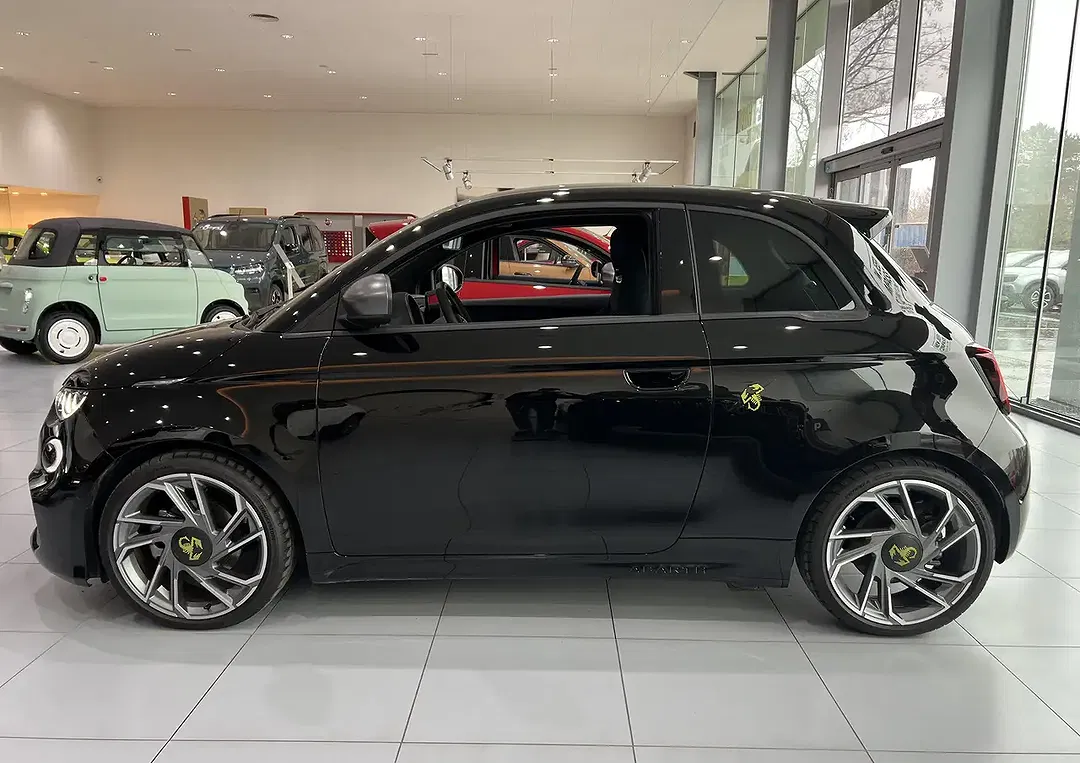 Abarth 500e Turismo - Thumbnail 5