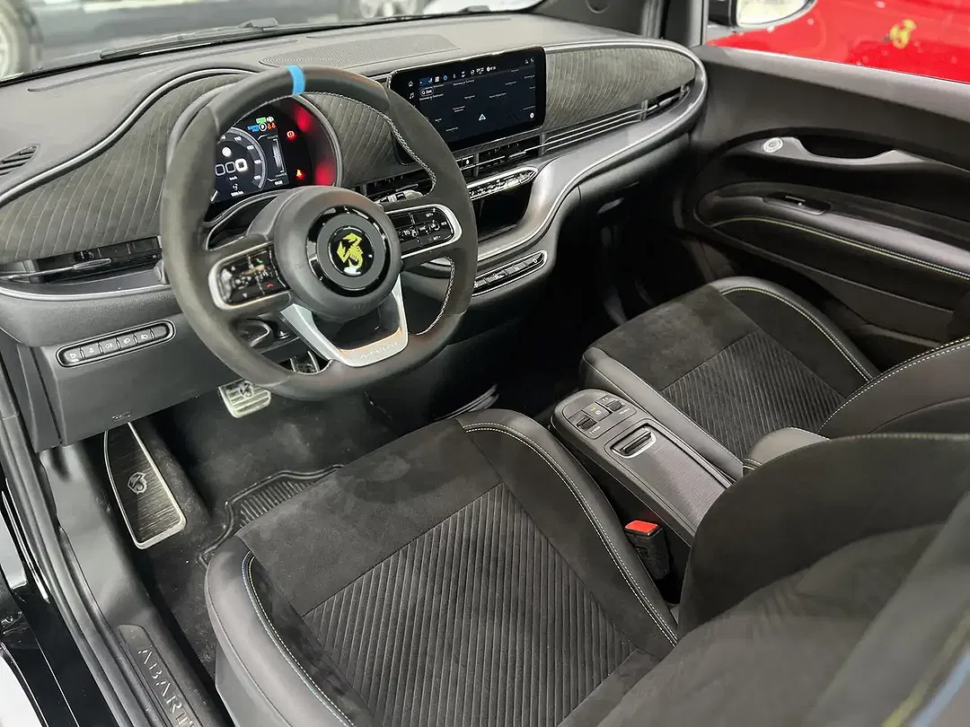 Abarth 500e Turismo - Thumbnail 7