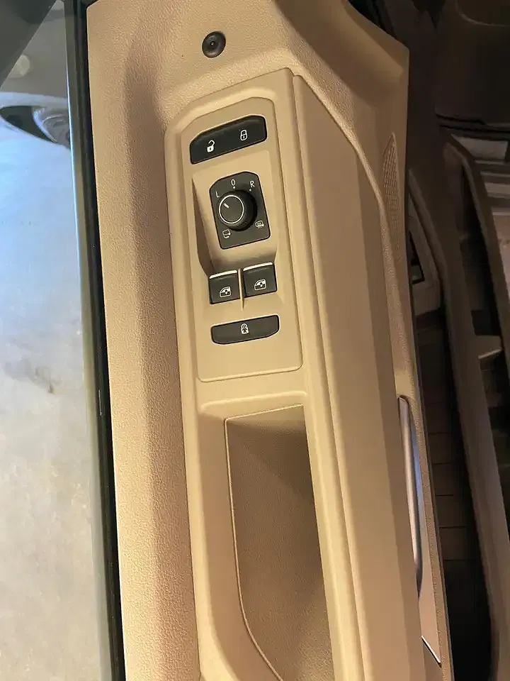 Volkswagen T7 Multivan eHybrid 4Motion Edition - Thumbnail 4