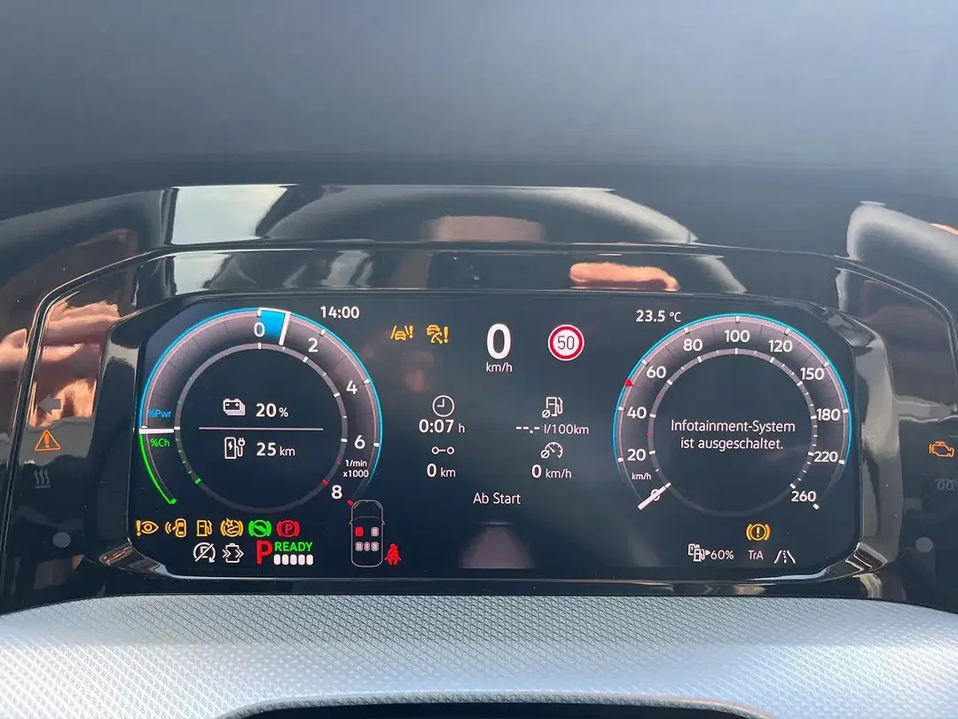Volkswagen Golf 1.5 eHybrid - Thumbnail 11