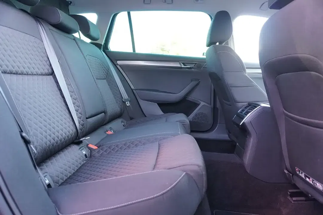 Skoda Superb 2.0 Combi - Thumbnail 9
