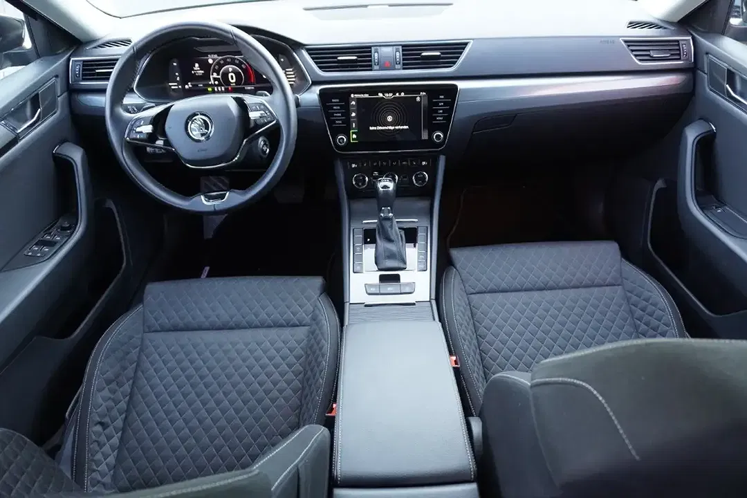 Skoda Superb 2.0 Combi - Thumbnail 10
