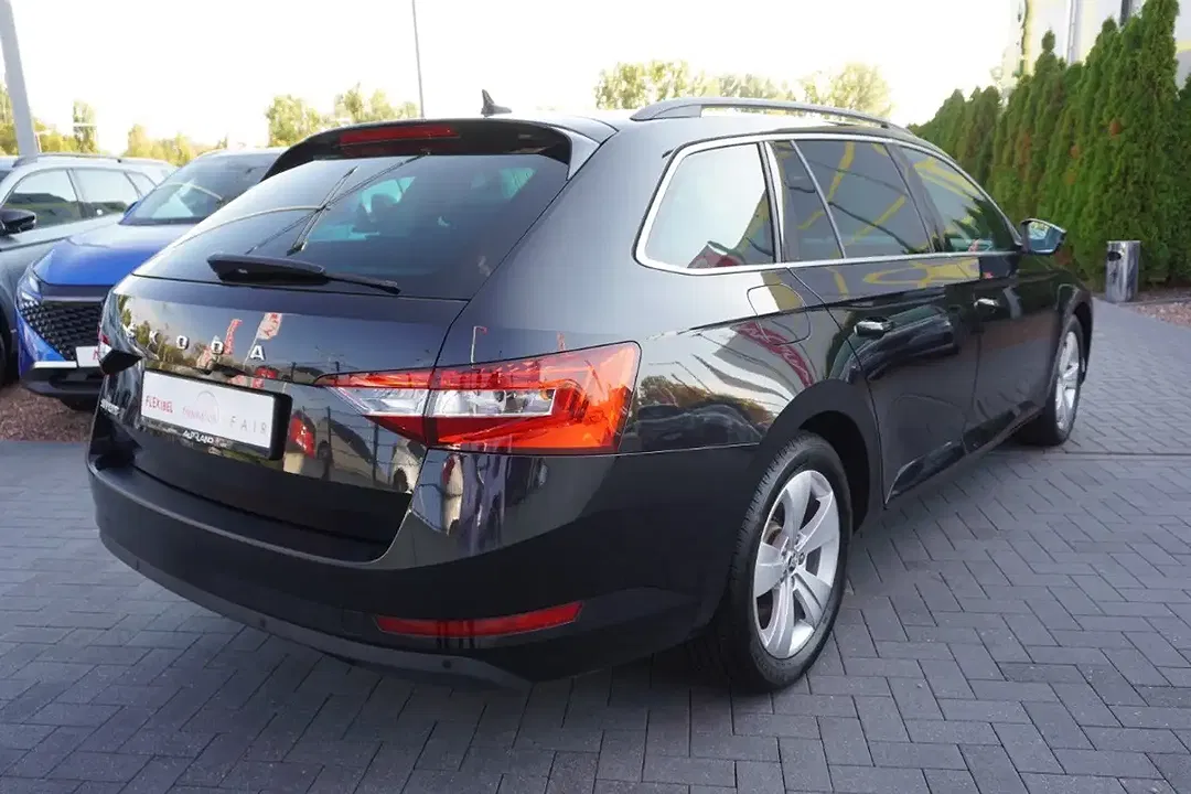 Skoda Superb 2.0 Combi - Thumbnail 4