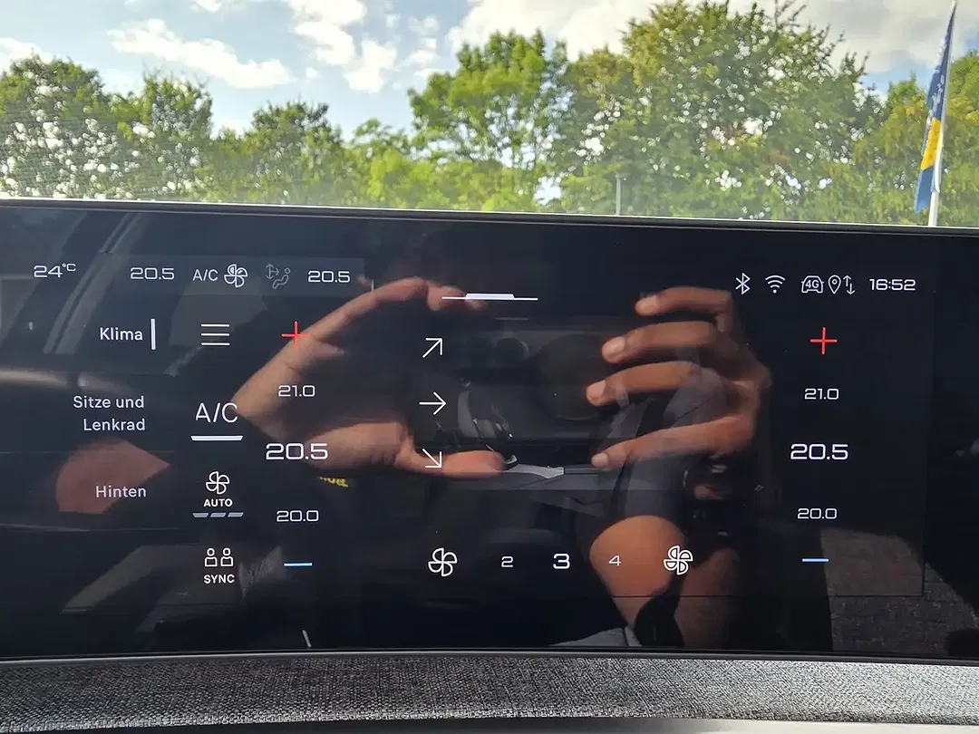 Peugeot 5008 Hybrid Allure - Thumbnail 14