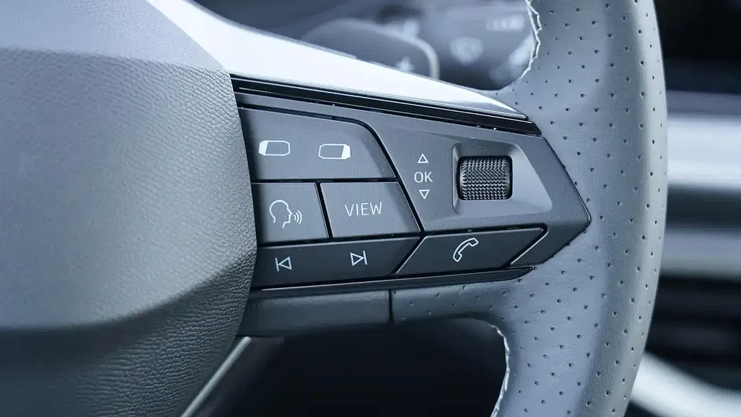 SEAT Arona 1.5 TSI DSG FR Premium - Thumbnail 9