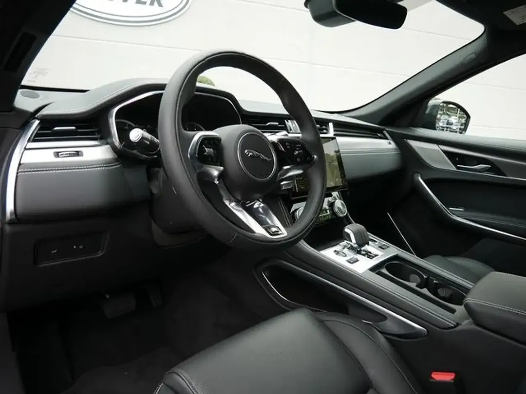 Jaguar F-Pace P250 R-Dynamic S - Thumbnail 7