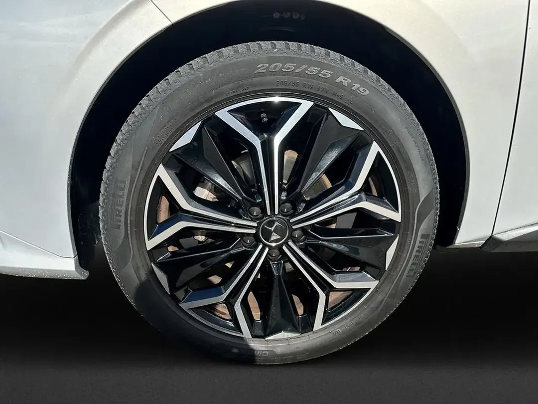 DS Automobiles DS 4 - Thumbnail 5
