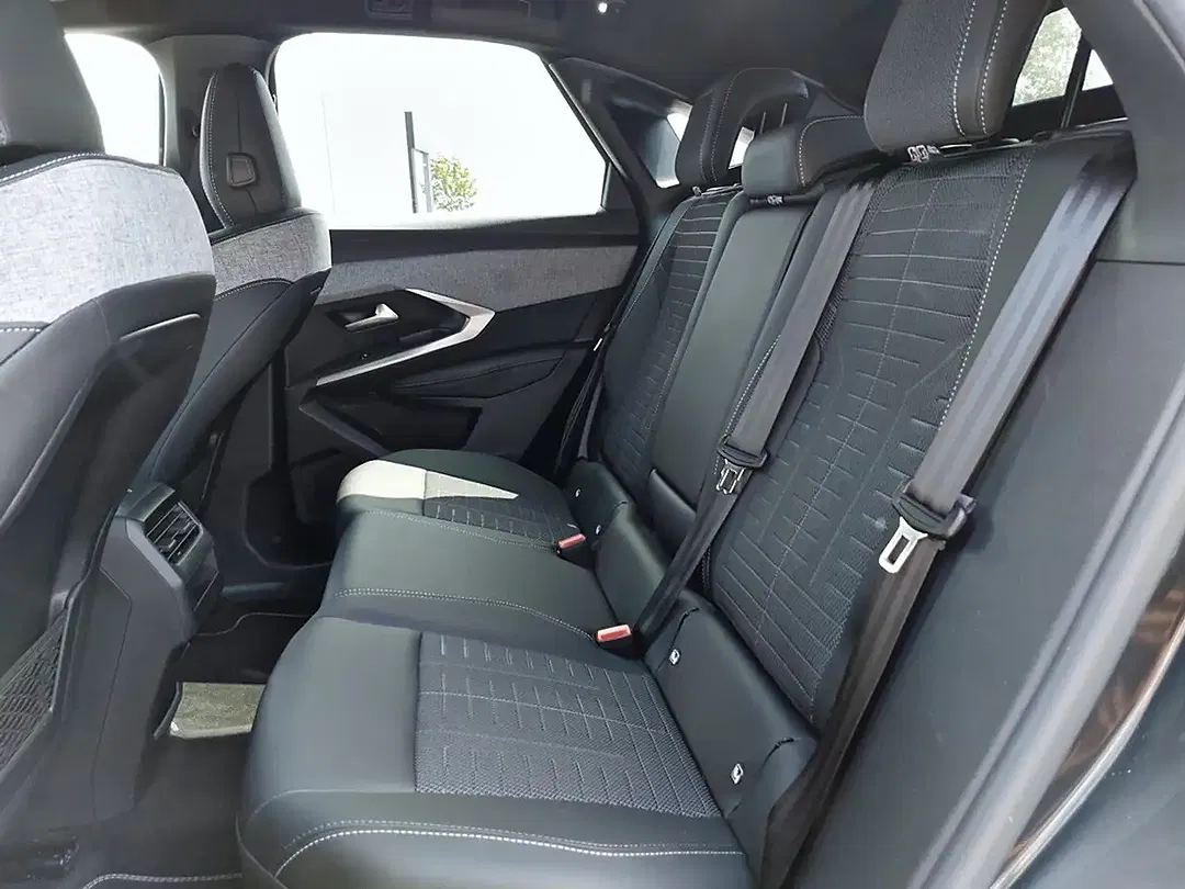 Peugeot 3008 136 Hybrid GT - Thumbnail 11