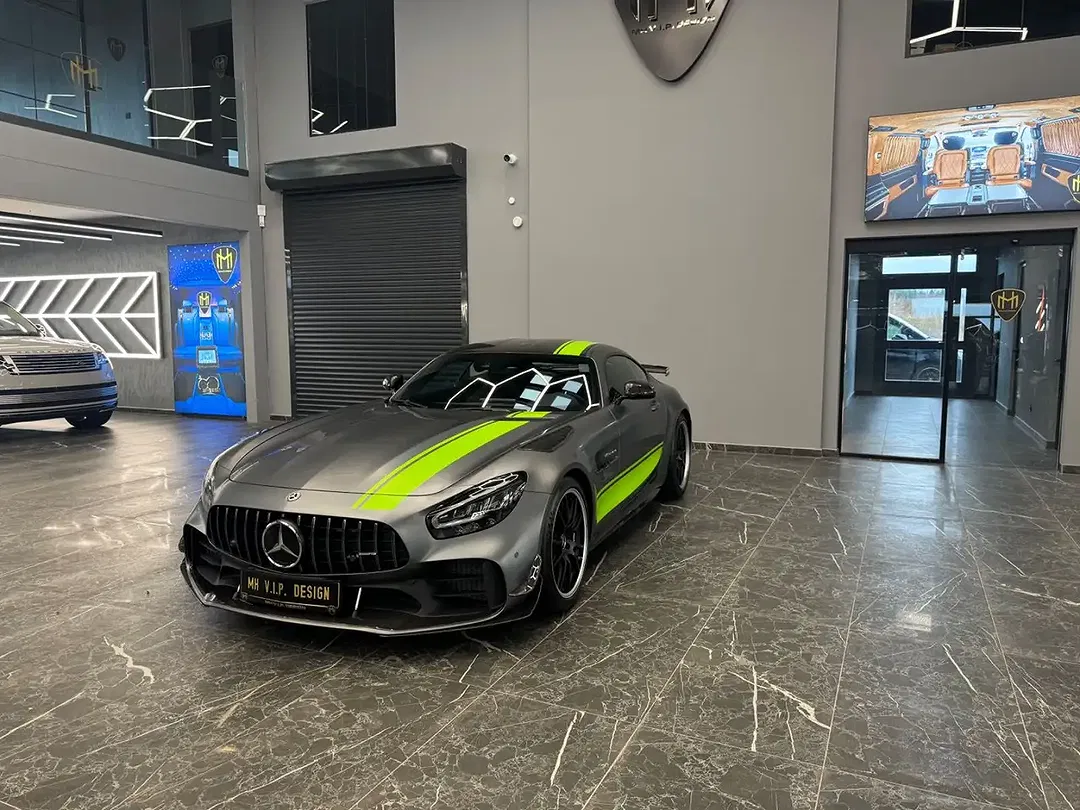 Mercedes-Benz AMG GT Pro - foto 1