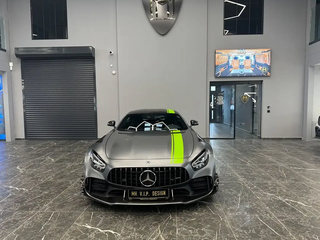 Mercedes-Benz AMG GT Pro - Thumbnail 5