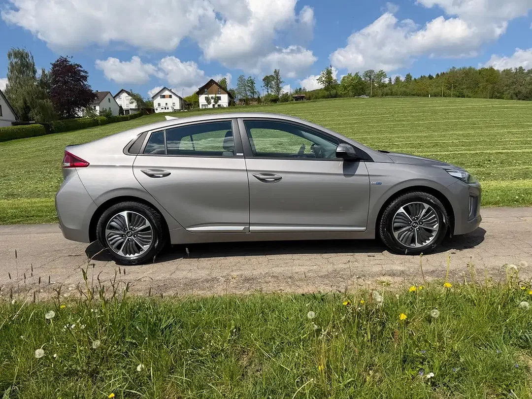 Hyundai IONIQ PHEV Hybrid Trend - Thumbnail 10