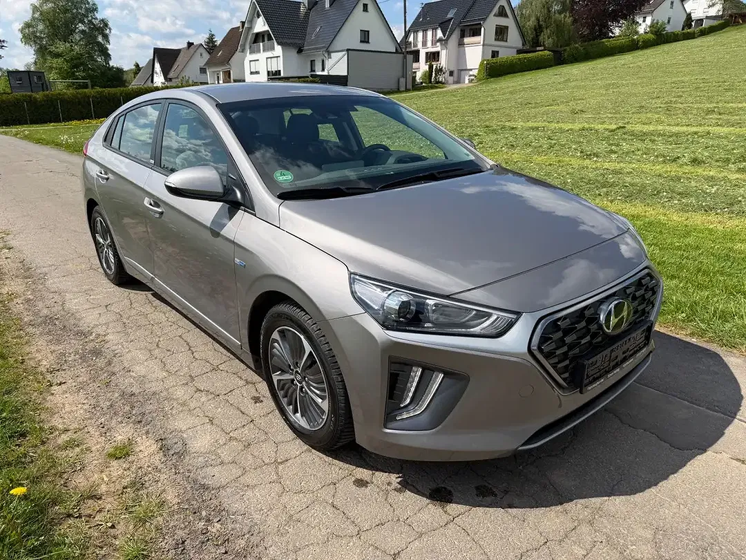 Hyundai IONIQ PHEV Hybrid Trend - Thumbnail 12