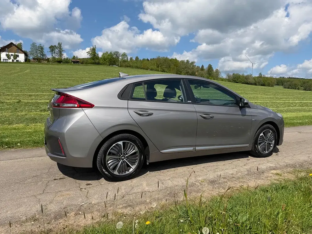 Hyundai IONIQ PHEV Hybrid Trend - Thumbnail 9