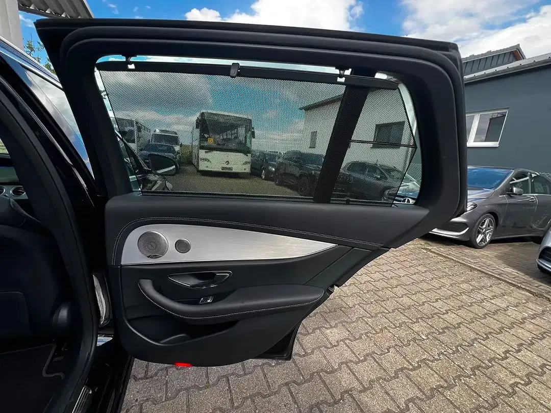 Mercedes-Benz E 300 - Thumbnail 4