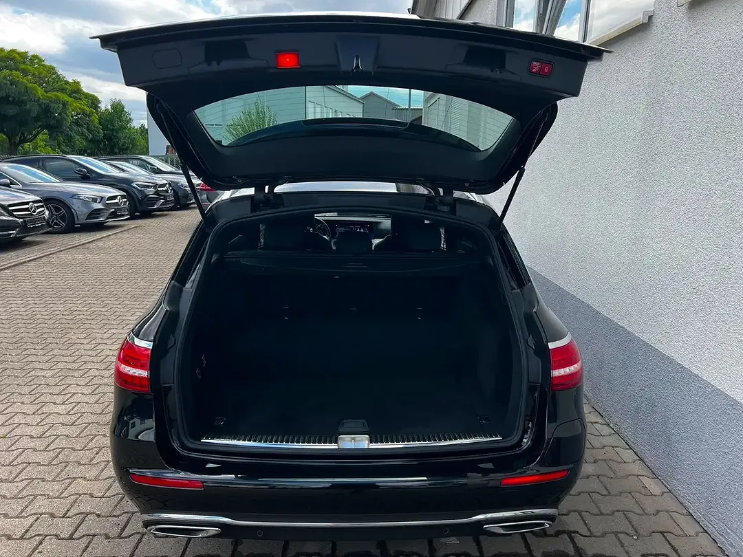 Mercedes-Benz E 300 - Thumbnail 8