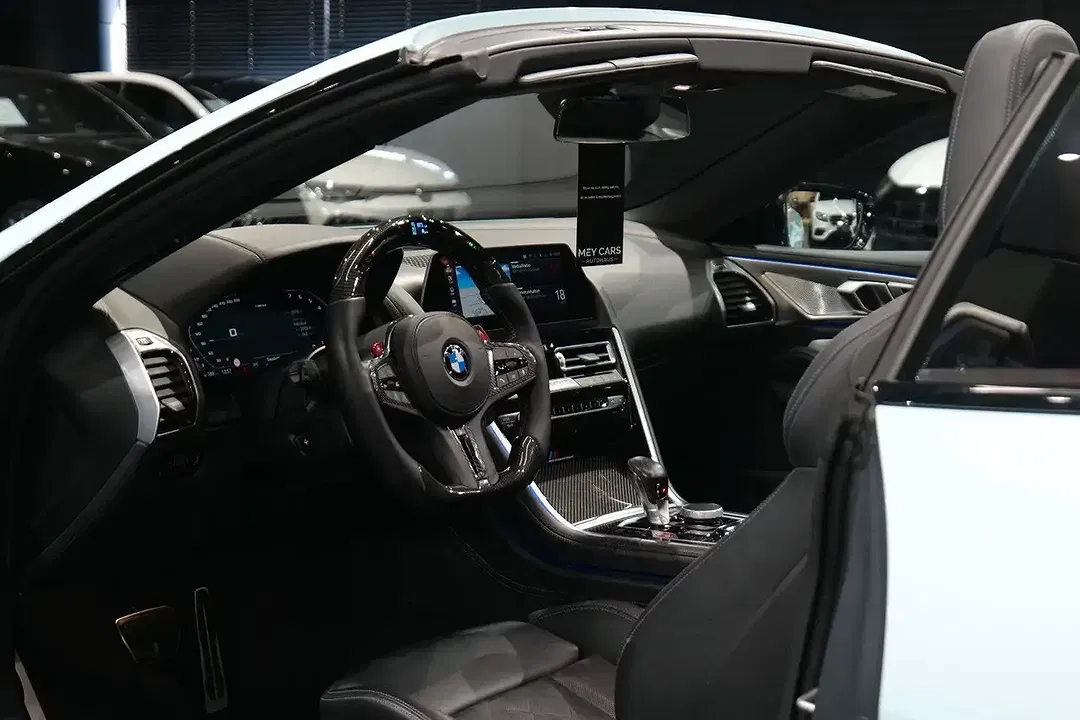 BMW M8 Competition Convertible - foto 8