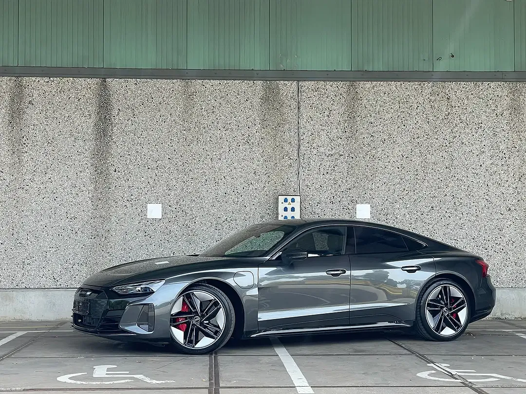 Audi RS e-tron GT - Thumbnail 3