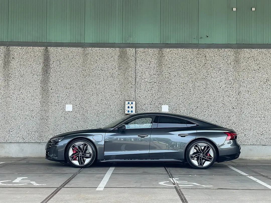 Audi RS e-tron GT - Thumbnail 4