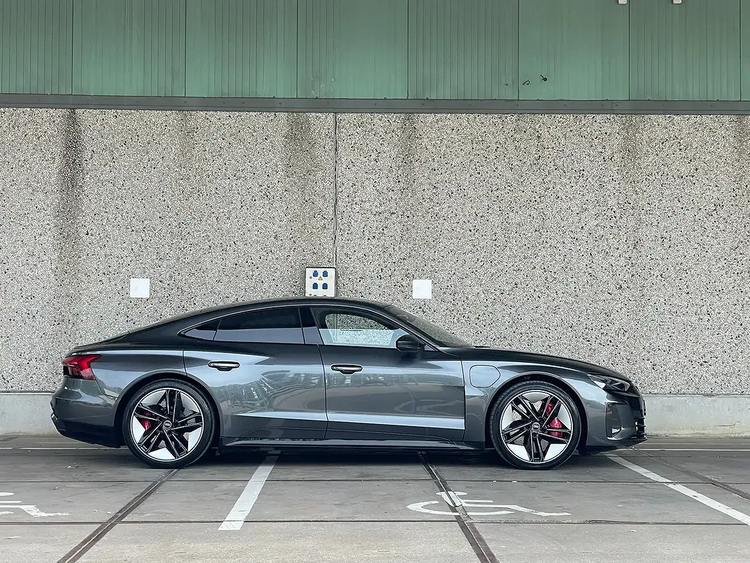 Audi RS e-tron GT - Thumbnail 8