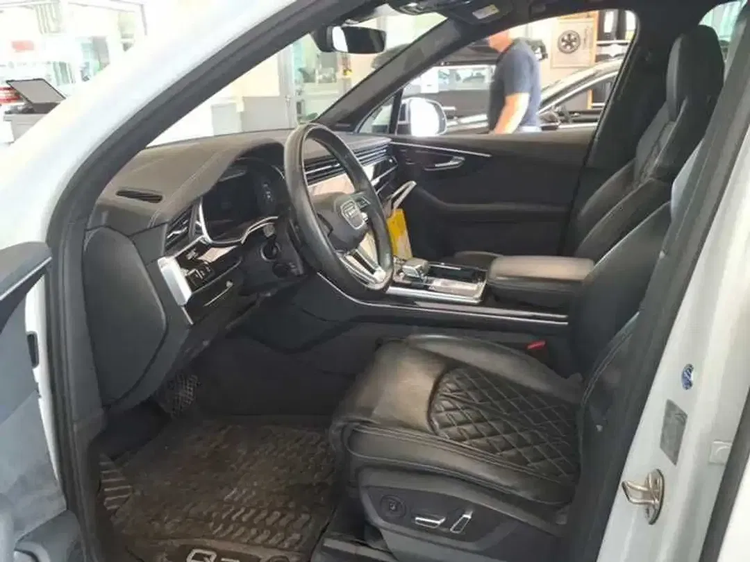 Audi Q7 quattro - Thumbnail 6