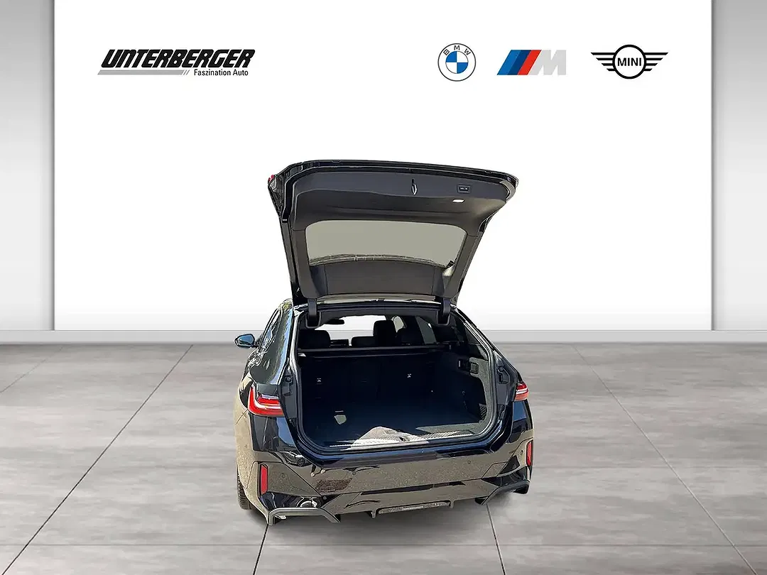 BMW i5 xDrive M - Thumbnail 12