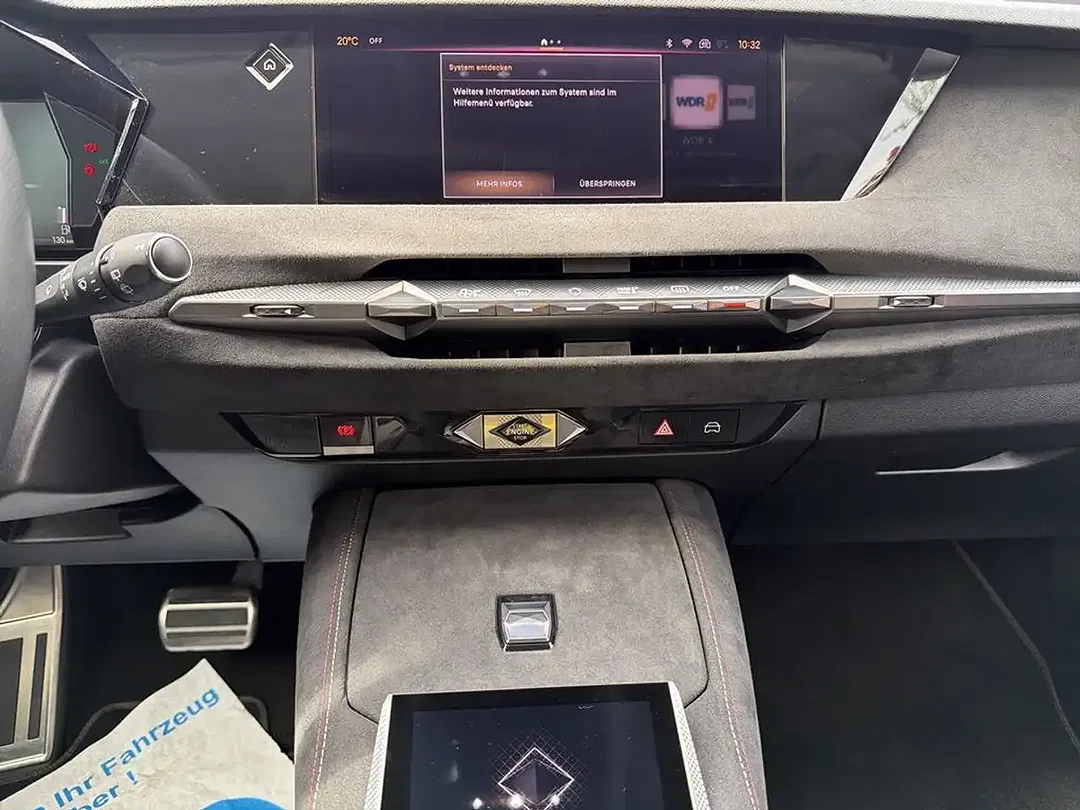 DS Automobiles DS 4 - Thumbnail 10