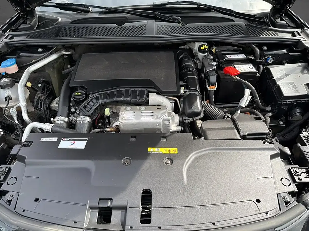 DS Automobiles DS 4 - Thumbnail 4