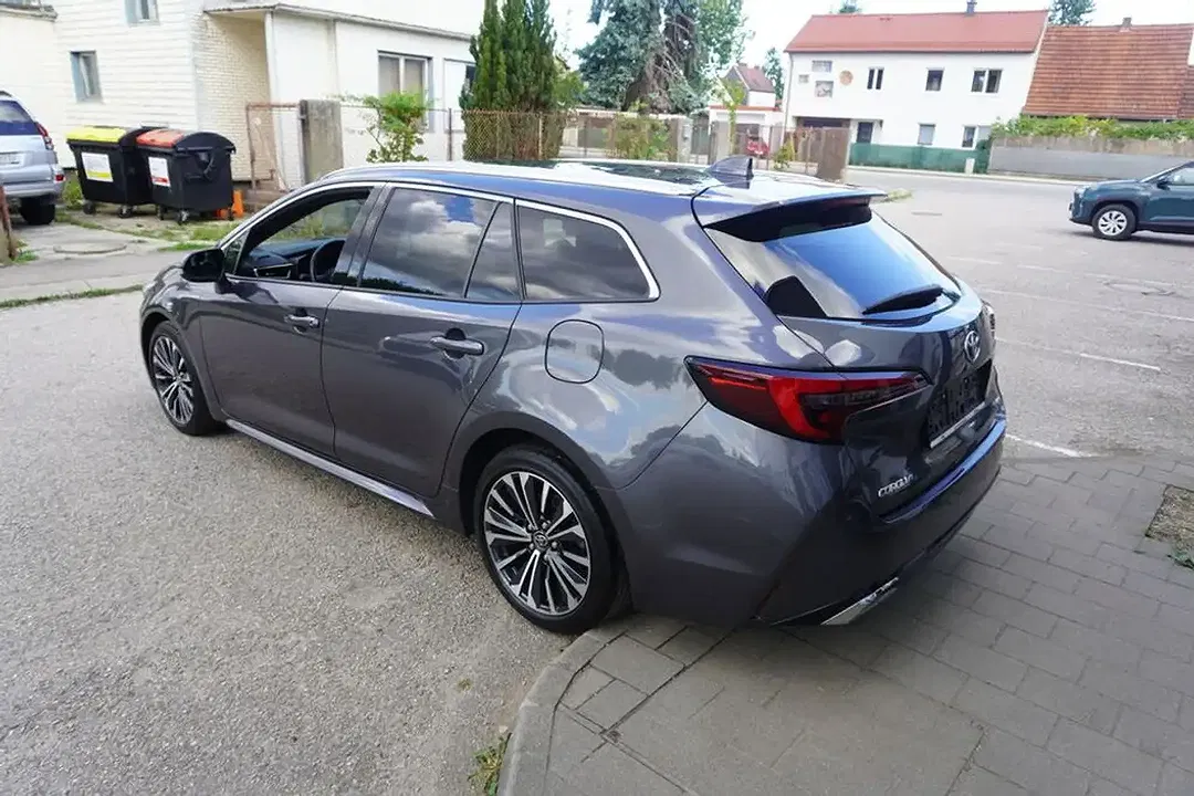 Toyota Corolla Hybrid Active - Thumbnail 3