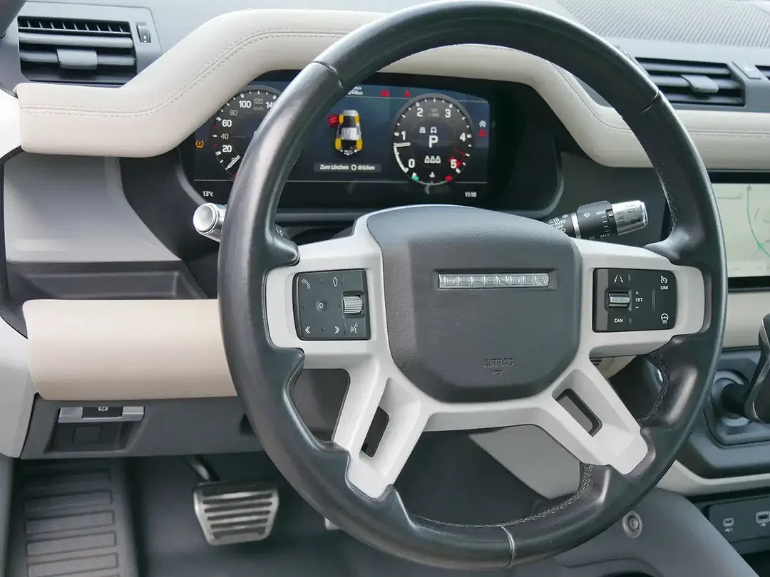 Land Rover Defender First Edition 110 - Thumbnail 12
