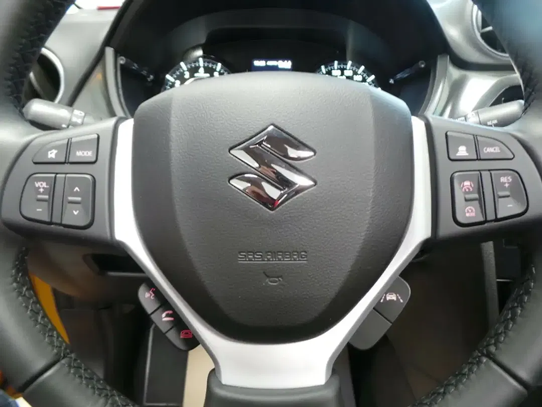 Suzuki Vitara Hybrid 1.5 AGS 4x4 Comfort+ - Thumbnail 12