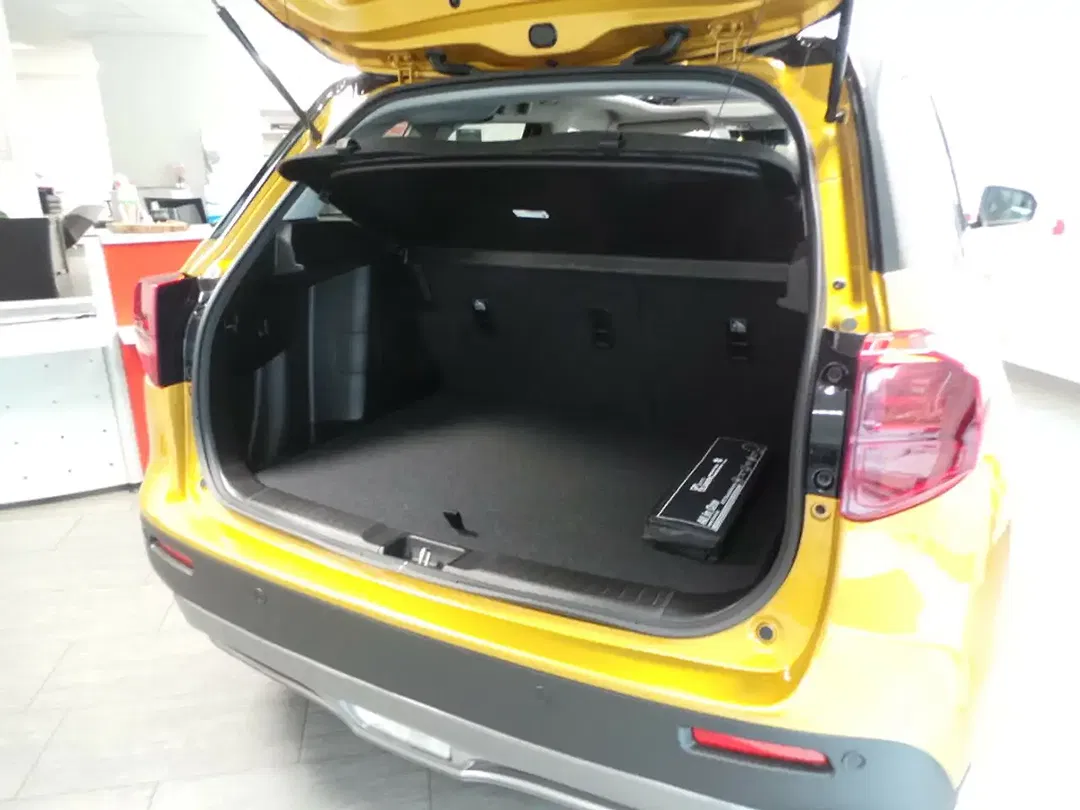 Suzuki Vitara Hybrid 1.5 AGS 4x4 Comfort+ - Thumbnail 7