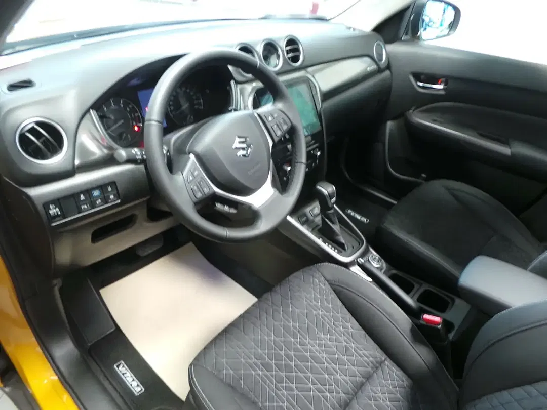 Suzuki Vitara Hybrid 1.5 AGS 4x4 Comfort+ - Thumbnail 9