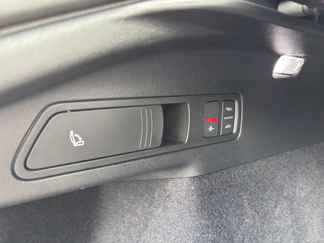 Audi SQ6 e-tron Matrix LED - Thumbnail 15