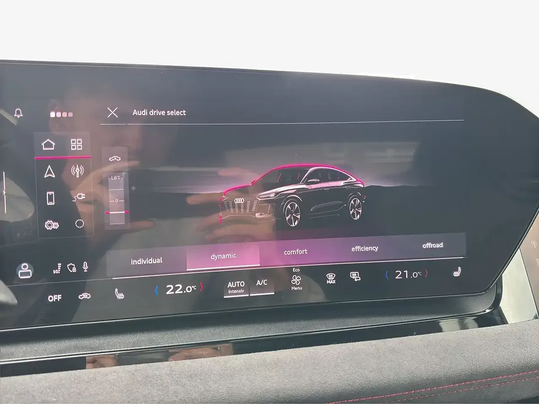 Audi SQ6 e-tron Matrix LED - Thumbnail 18