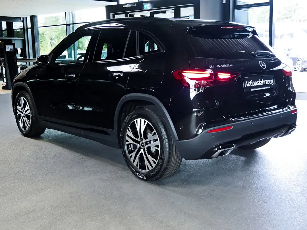Mercedes-Benz GLA 180 Progressive Night - Thumbnail 5