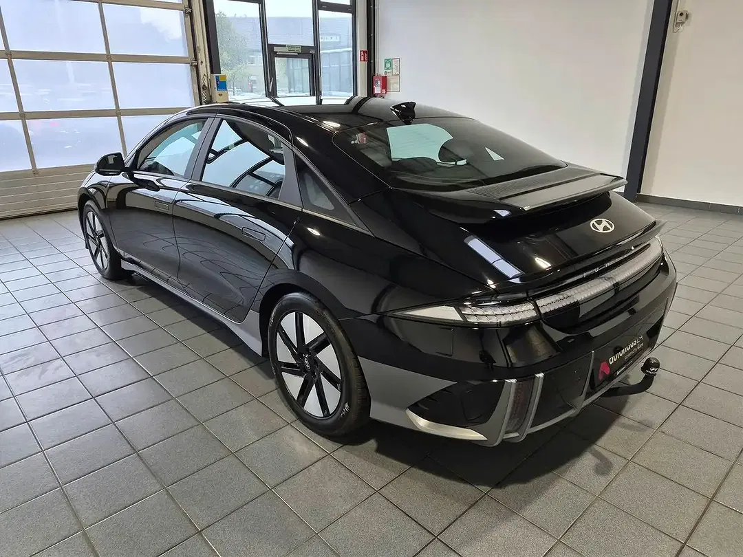 Hyundai IONIQ 6 - Thumbnail 4