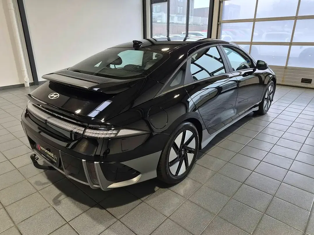 Hyundai IONIQ 6 - Thumbnail 5