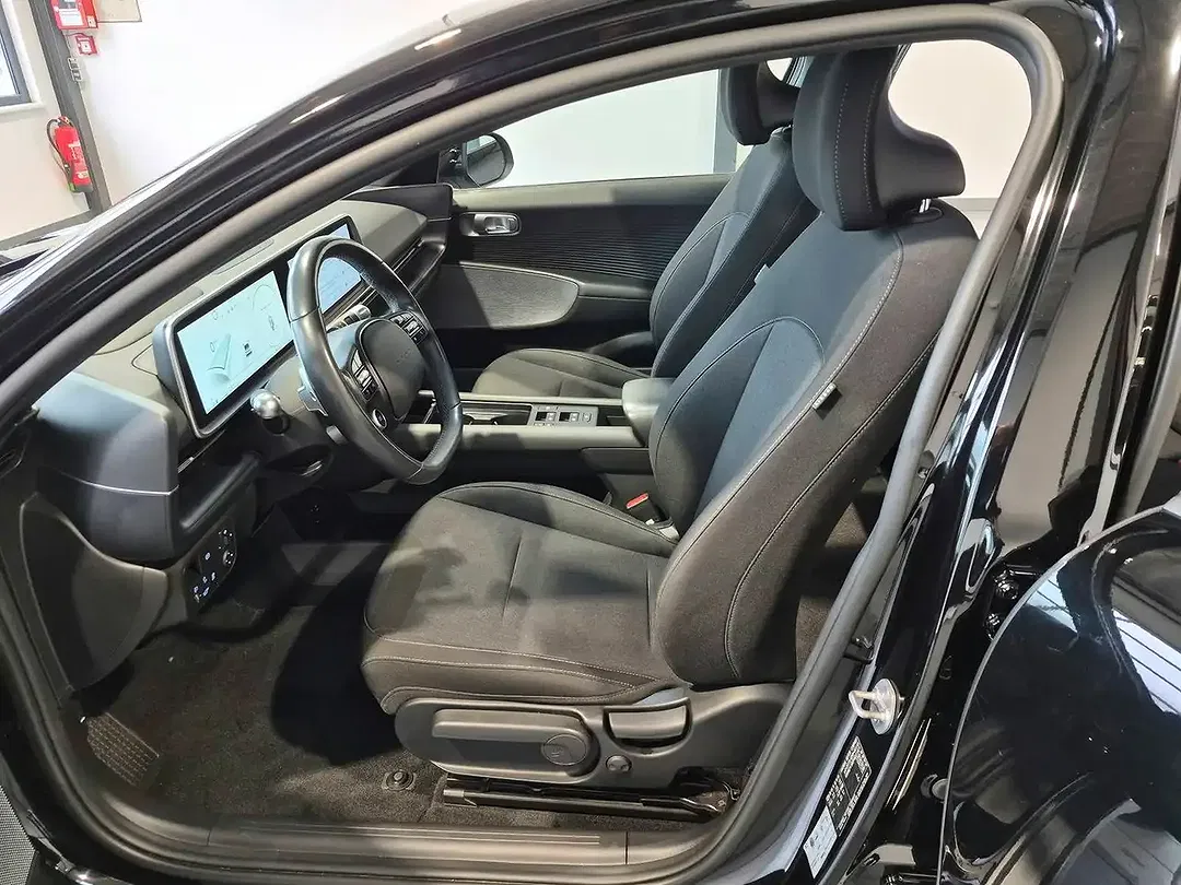 Hyundai IONIQ 6 - Thumbnail 8