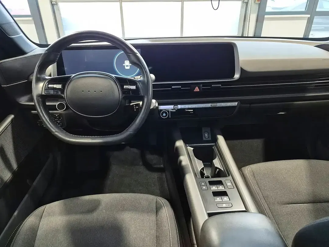 Hyundai IONIQ 6 - Thumbnail 9
