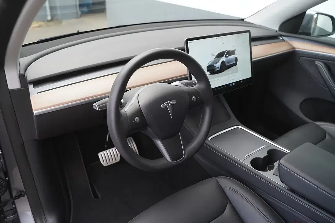 Tesla Model Y Performance - Thumbnail 9