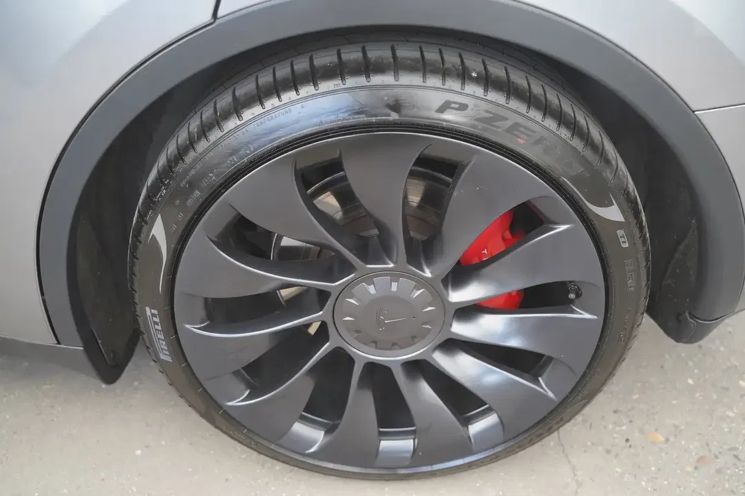 Tesla Model Y Performance - Thumbnail 10