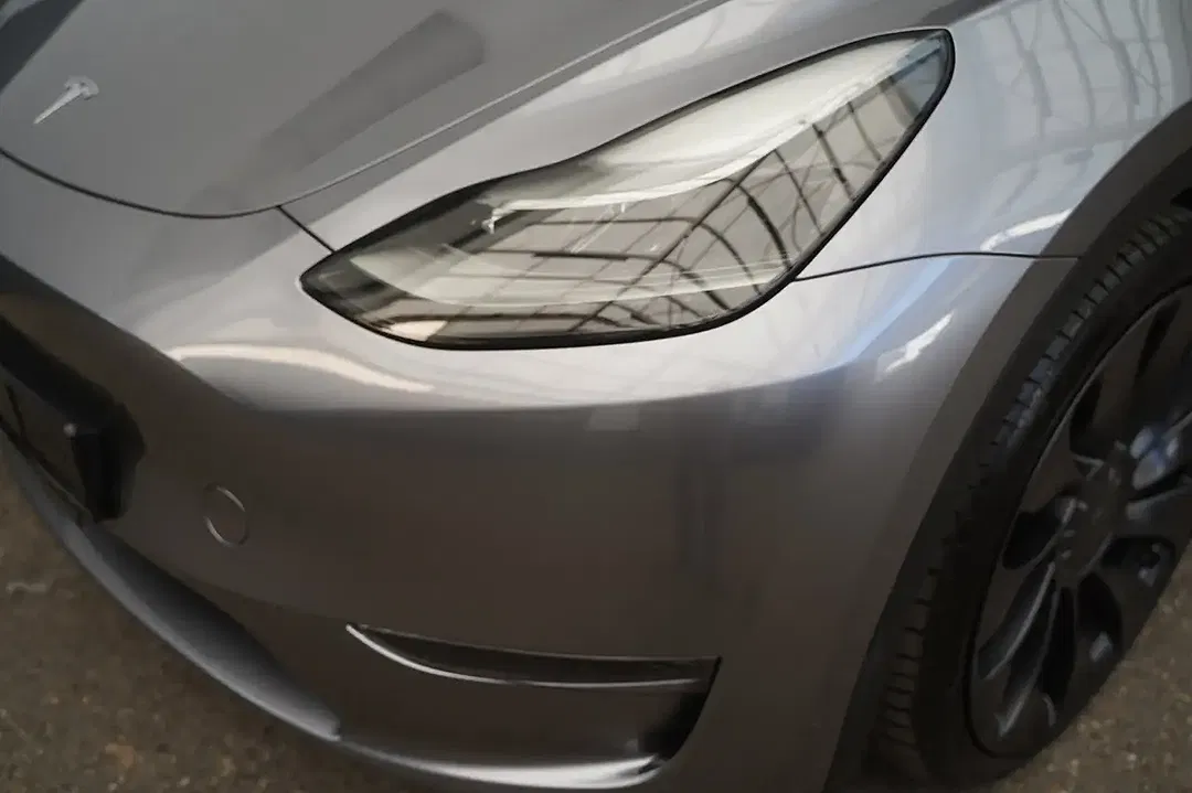 Tesla Model Y Performance - Thumbnail 11